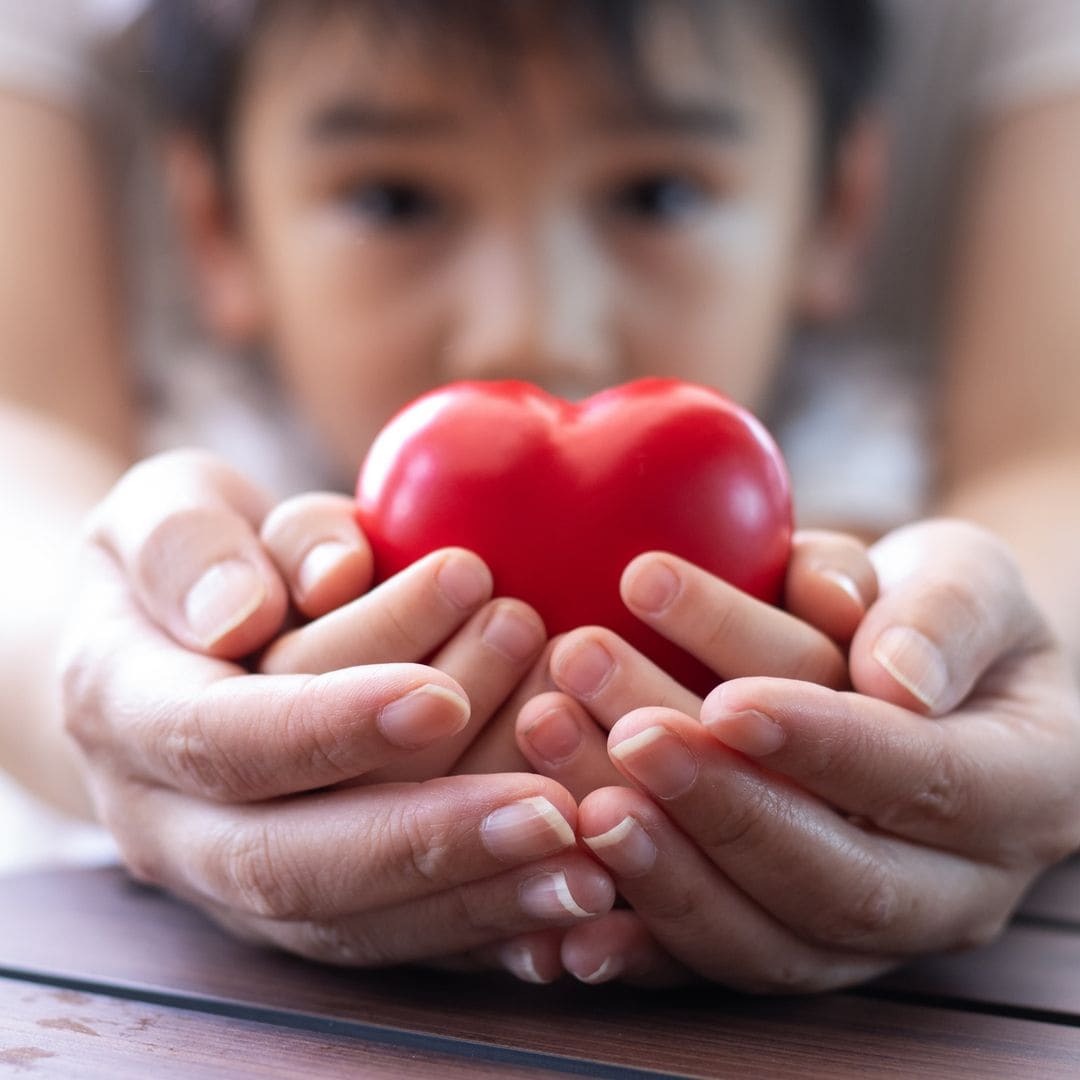 Trauma por abandono: la huella en el corazón que acompaña a los niños adoptados para siempre