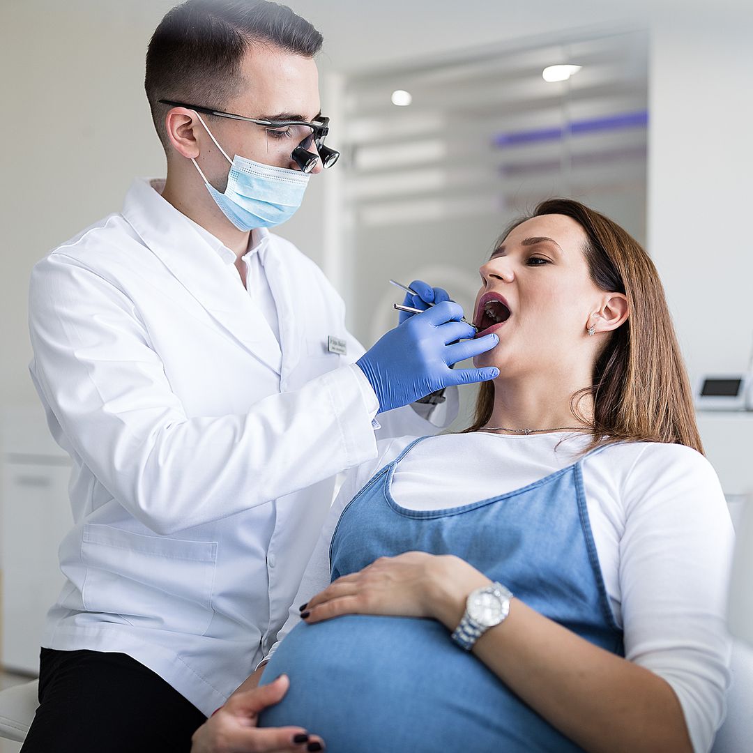 Angus García, higienista dental: "La mujer embarazada no tiene la suficiente información sobre los efectos adversos que causan los problemas orales en el resultado del embarazo"