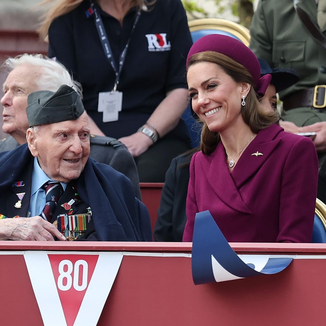 Kate Middleton deslumbra con joyas de diamantes y rubíes en su regreso al Palacio de Buckingham