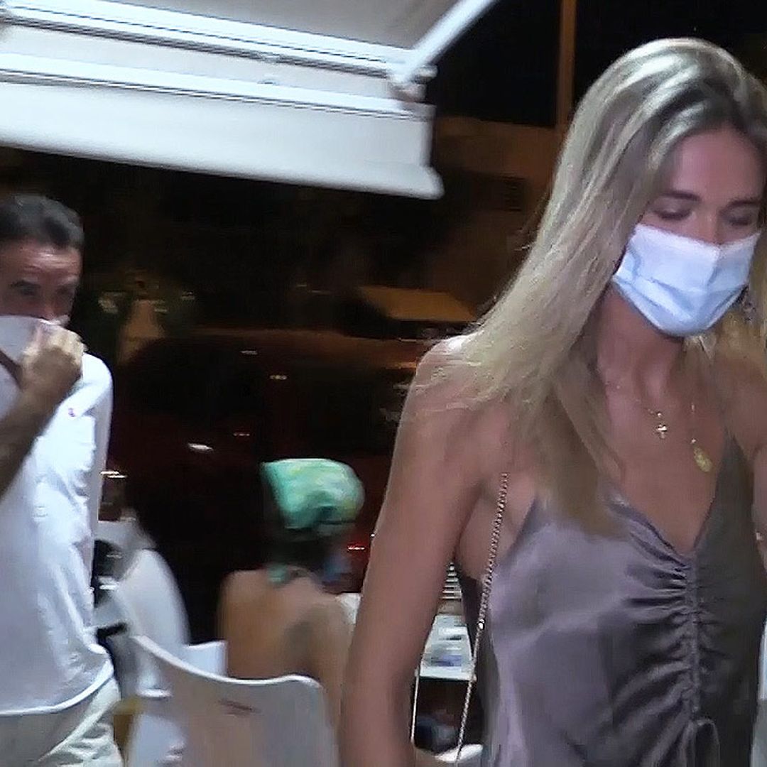 Enrique Ponce y Ana Soria disfrutan de una velada entre amigos tras su tarde de toros