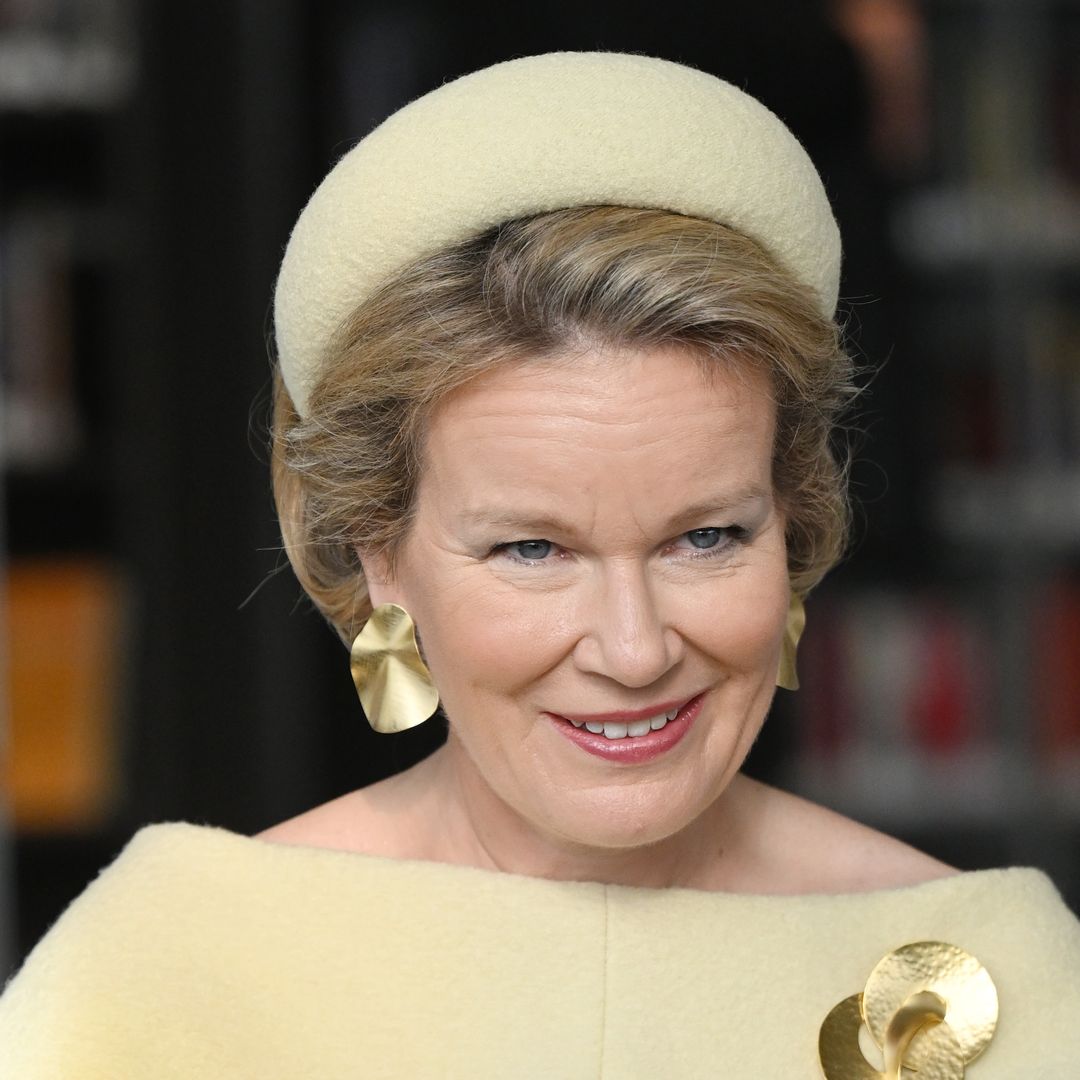 La reina Matilde reinventa la primavera en sus propios premios con un guiño a Letizia
