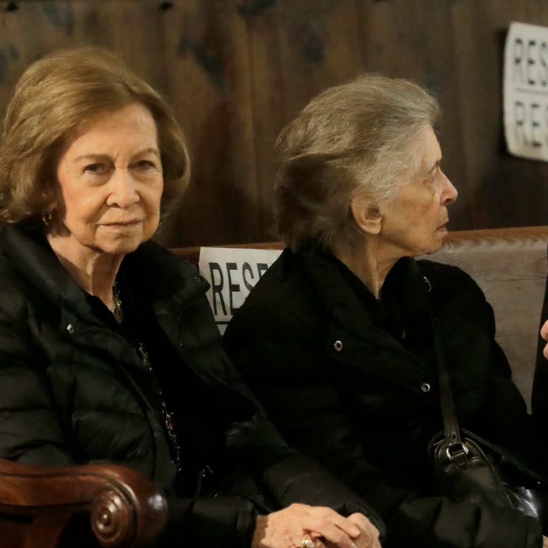 Doña Sofía acude con su hermana doña Irene a la misa del Cristo de la Sang del Jueves Santo en Palma
