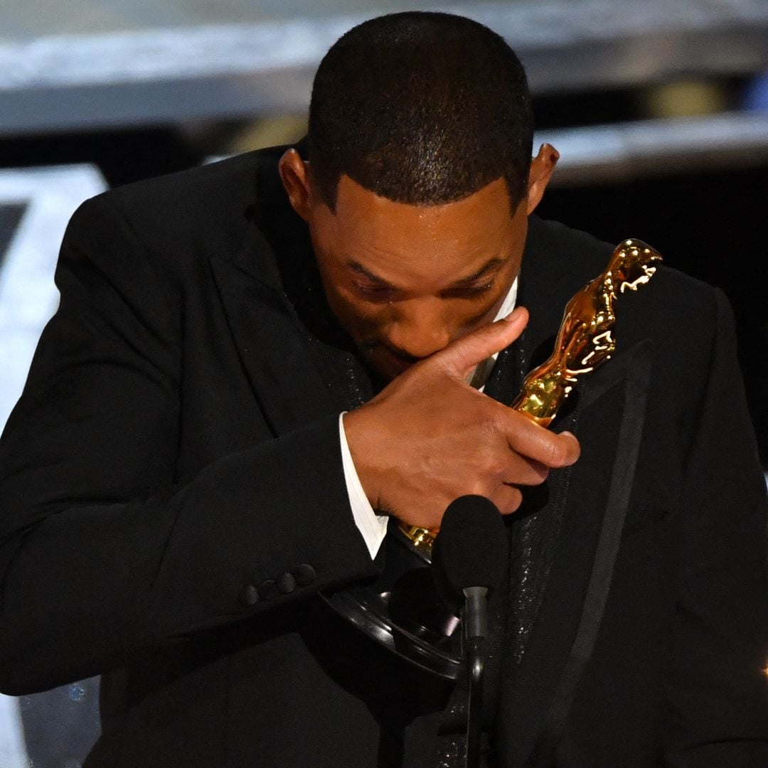 Will Smith llora en los Premios Oscar 2022 tras recibir su premio a mejor actor en la gala en el Dolby Theatre en Hollywood, California