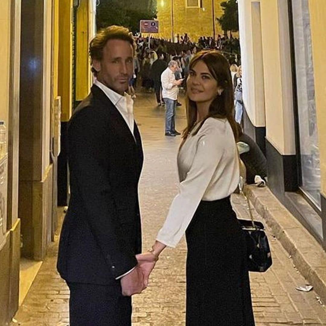 María José Suárez y Álvaro Muñoz Escassi pasean su amor por la Semana Santa de Sevilla