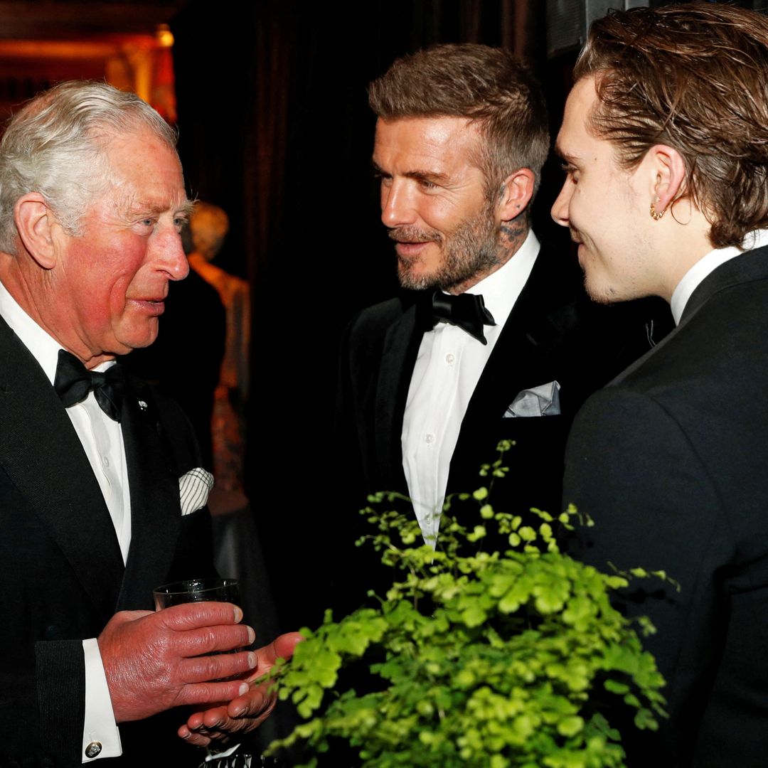 Los Beckham repiten el patrón de los Windsor: del control de la narrativa al 'efecto Yoko Ono'