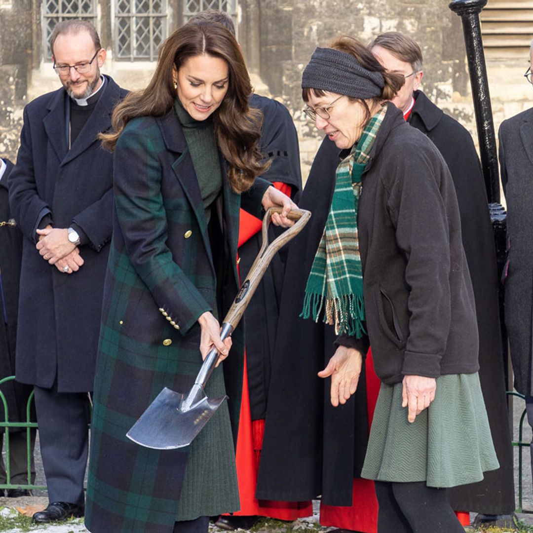 El abrigo tartán de Kate Middleton en un homenaje 'eco' a Isabel II