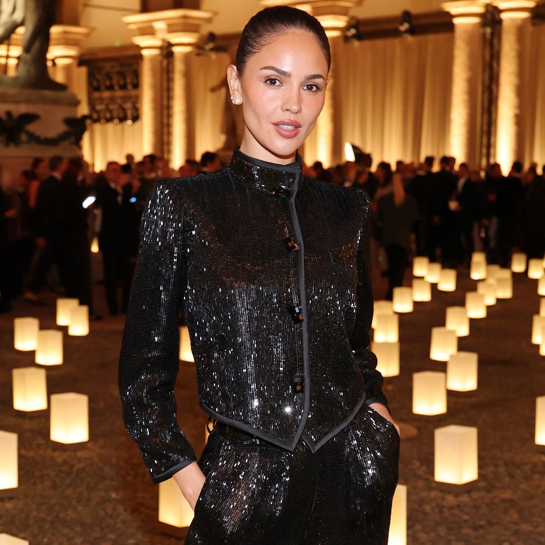 Eiza González deslumbra en el tributo a Giorgio Armani en Milán