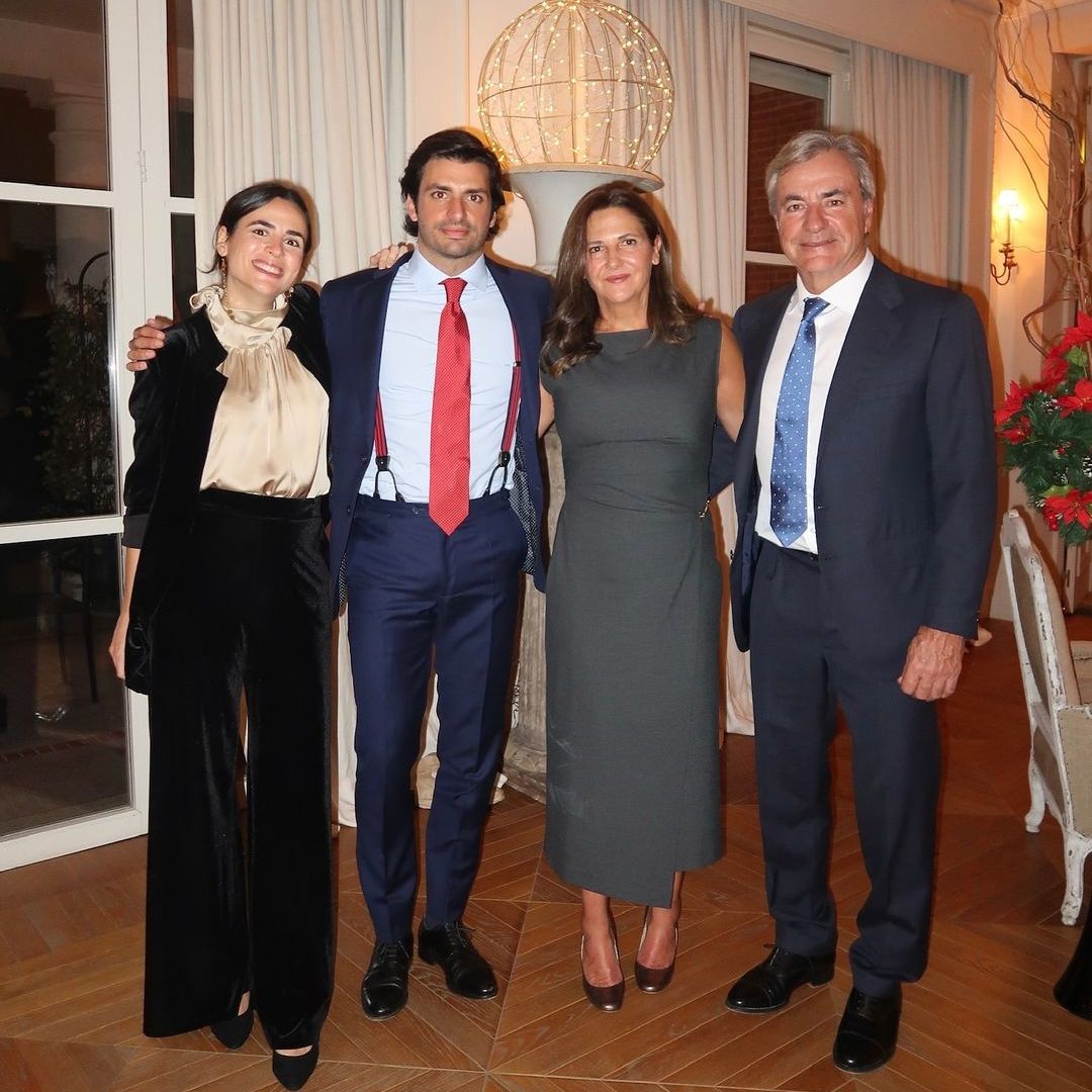 Conoce a Blanca, la hija mayor de Carlos Sainz, que lo ha convertido en abuelo