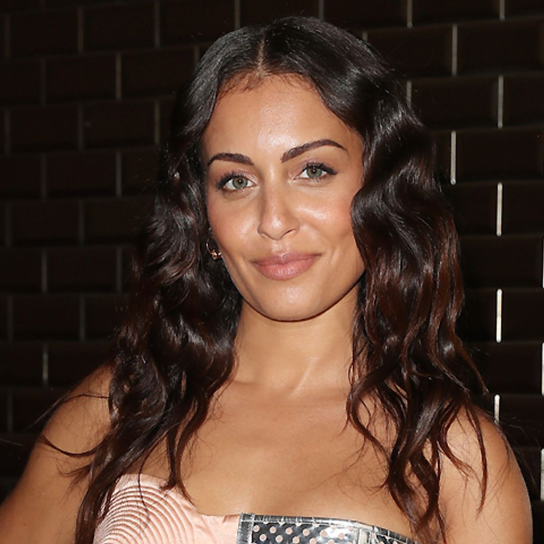 El posado en biquini de Hiba Abouk para despedir el verano