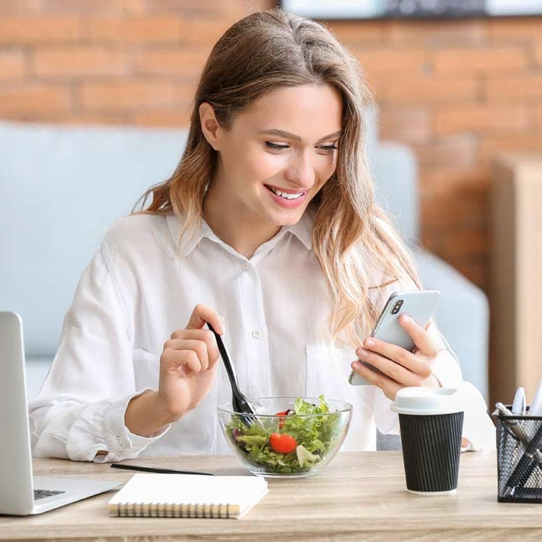 Consejos para comer bien durante la jornada laboral (en casa o en la oficina)