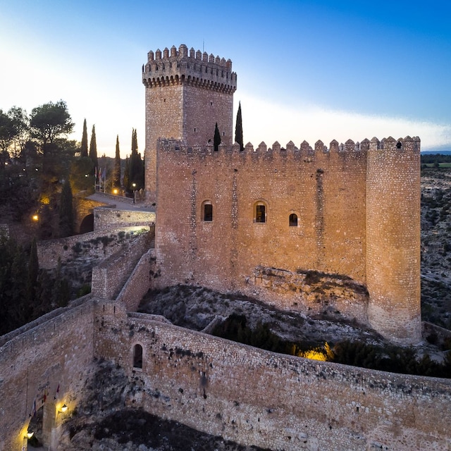 Escapadas de ensueño: vive un otoño de leyenda en estos 5 antiguos castillos medievales