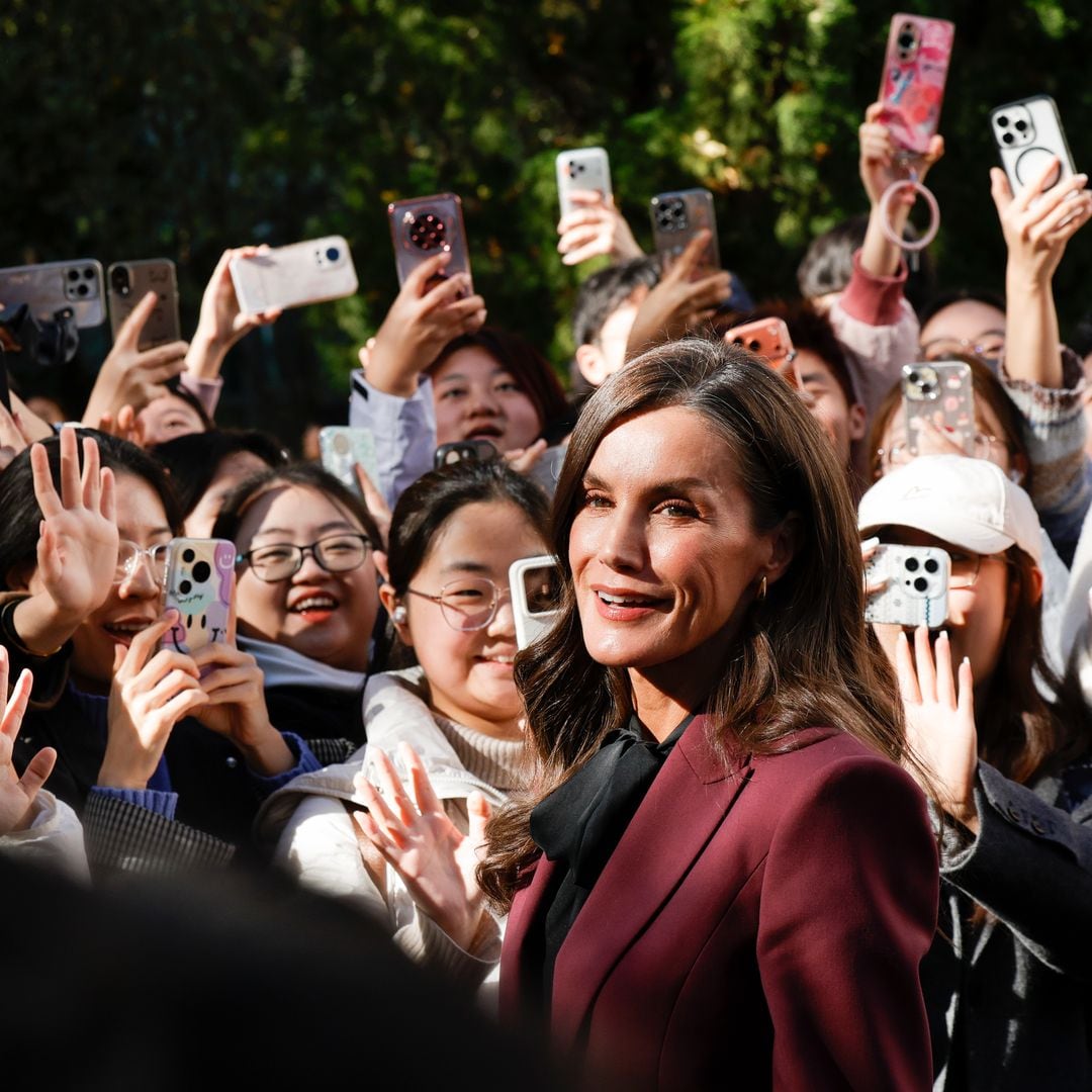 La 'Letimanía' llega a China: la Reina causa furor entre las universitarias de Pekín