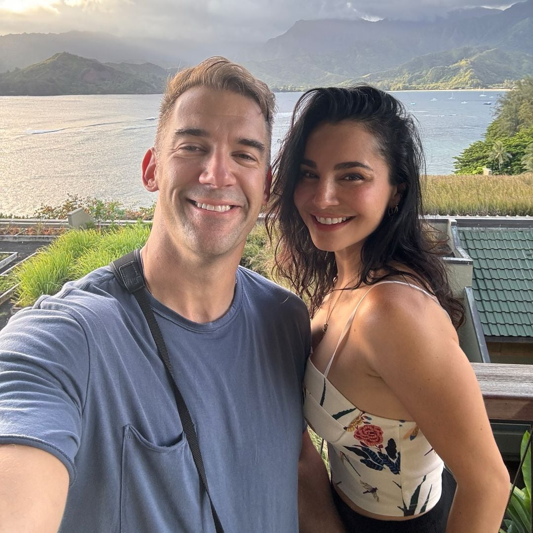 Martha Higareda y Lewis Howes muestran por primera vez la ecografía de sus gemelos