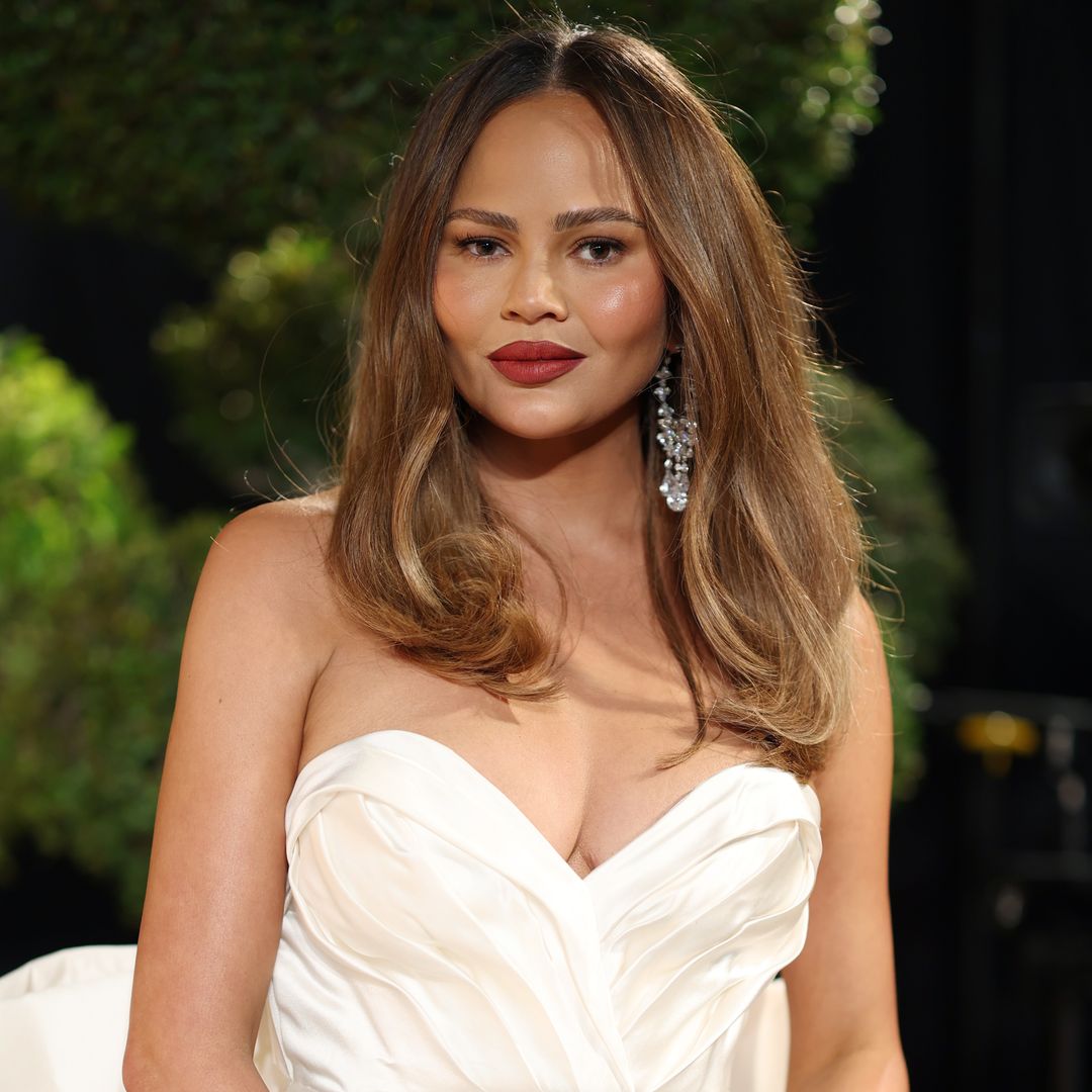 Chrissy Teigen admite que usó un controvertido medicamento tras perder a su bebé y explica las razones