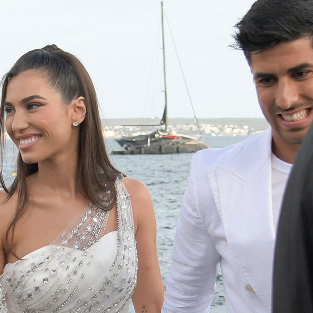 El vestido de novia con 100.000 cristales que Sandra Garal ha llevado en su preboda en Mallorca