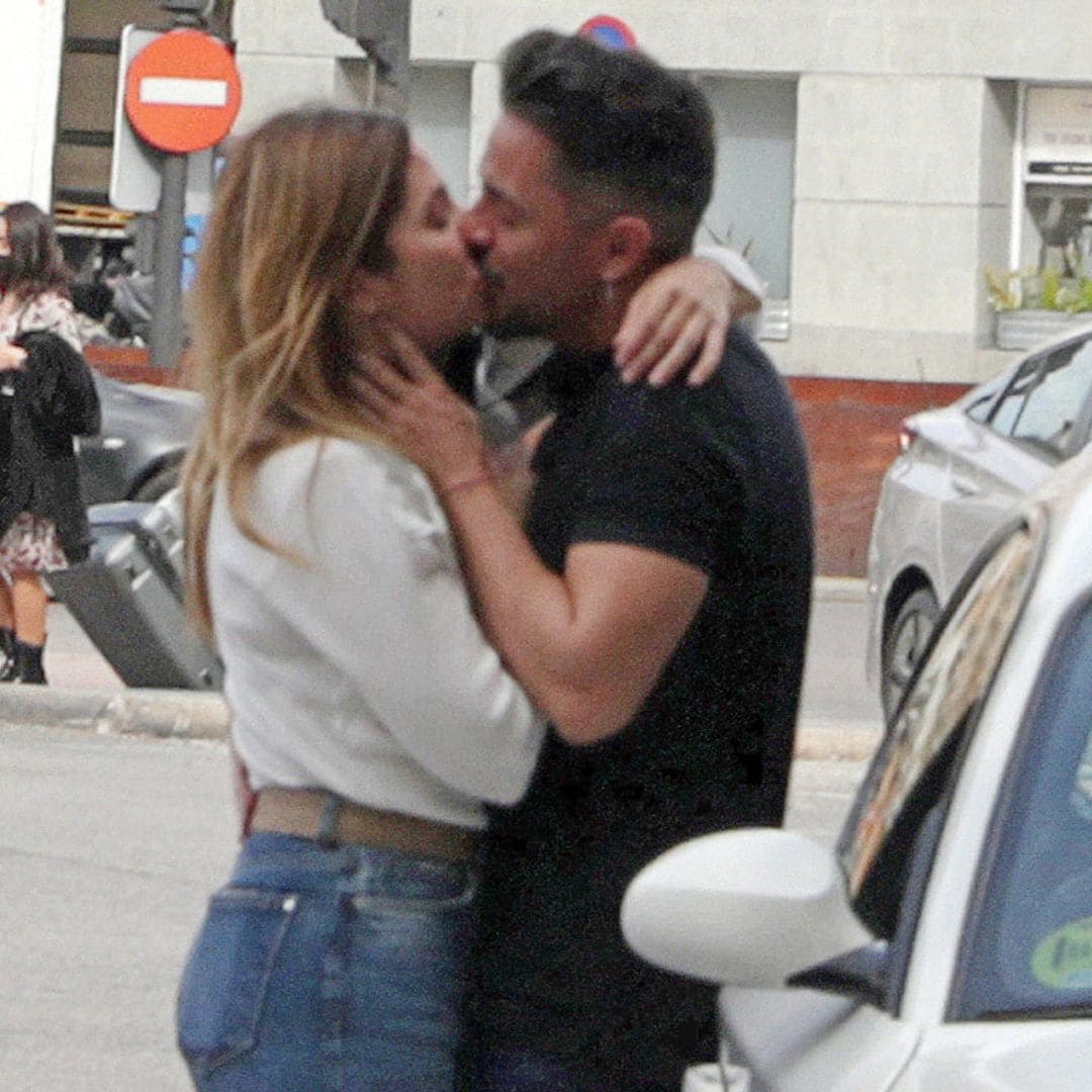 Leire Martínez, de La Oreja de Van Gogh, pasión con su novio por las calles de Madrid