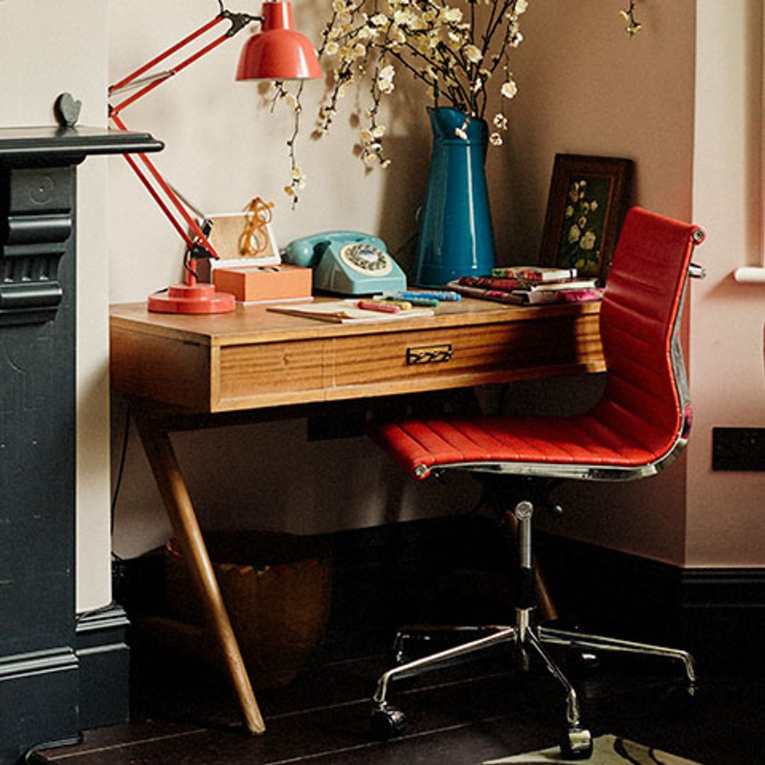 Convierte tu espacio de trabajo en casa en un acogedor rincón 'vintage'