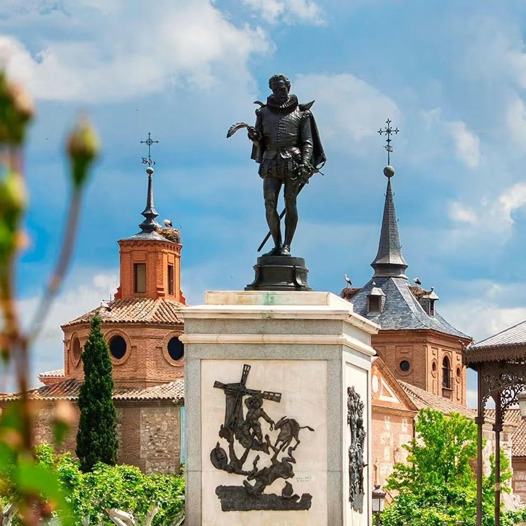 Estatua de Cervantes en Alcalá de Henares