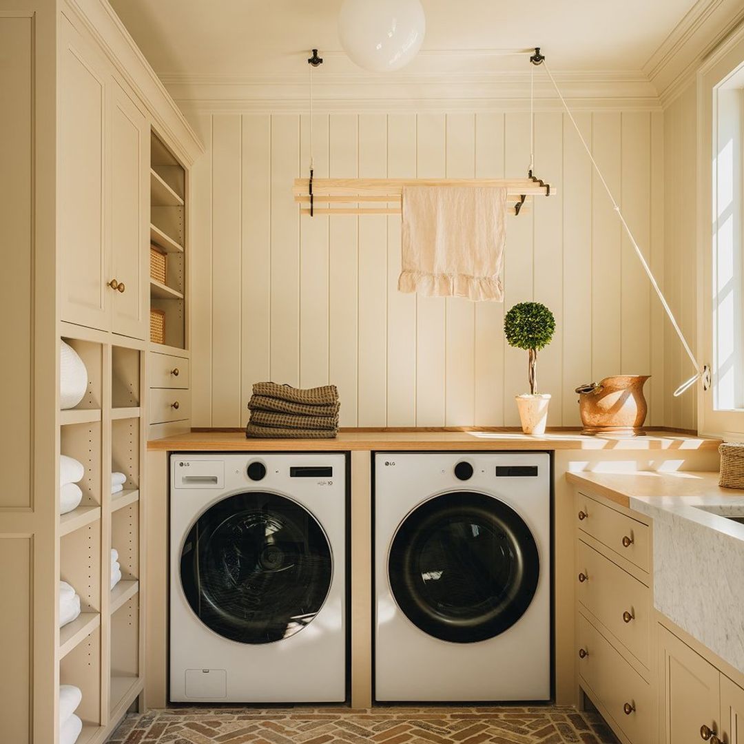 Espacios pequeños, grandes soluciones: así se diseña una lavandería en casa con estilo y poco presupuesto