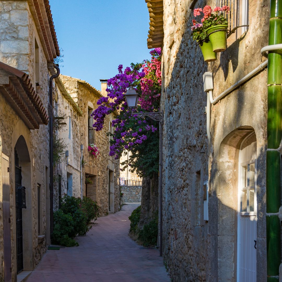 Calle de Sant Marti d'Empúries, Costa Brava, Girona