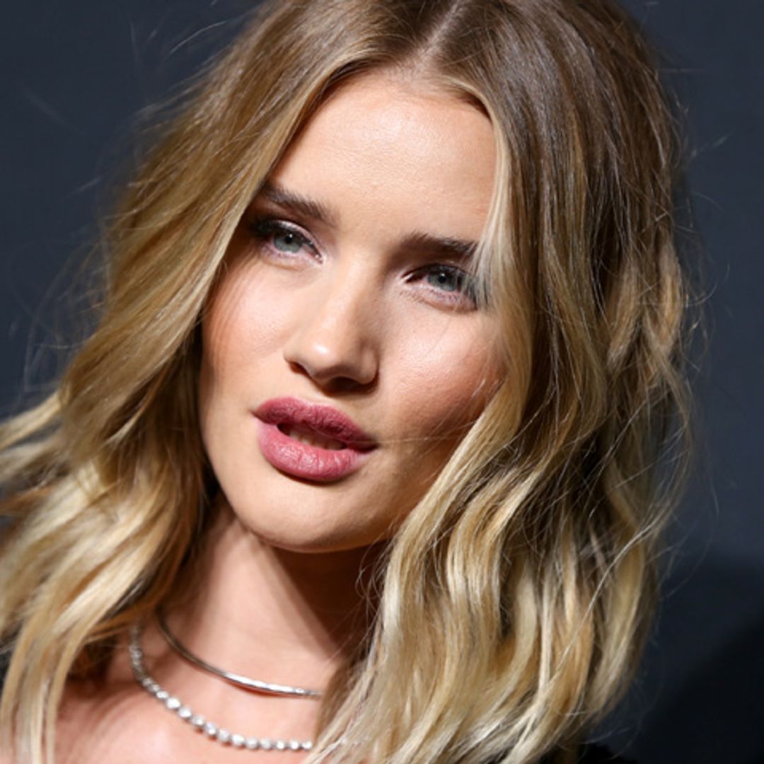 La crema de 9 euros que utiliza Rosie Huntington-Whiteley
