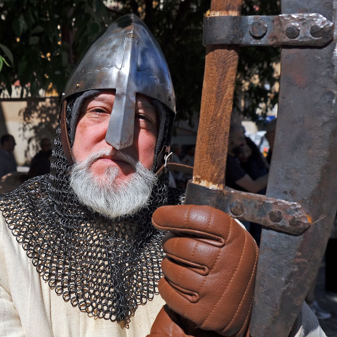Fiesta de Homenaje Templario que se celebra en el mes de mayo en el pueblo de Monzón, situado a pocos kilómetros de Huesca capital, y que revive su historia medieval con desfiles, disfraces y un montón de eventos