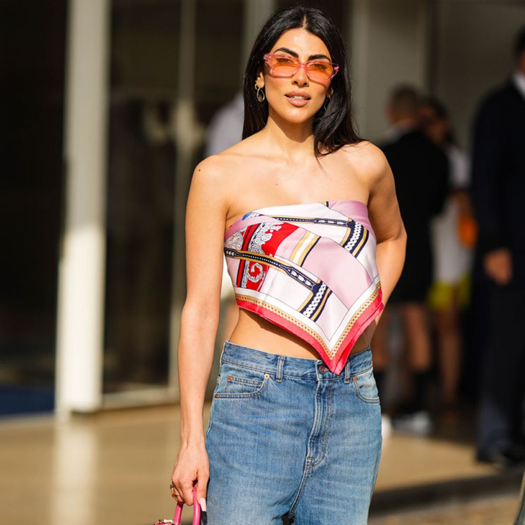 Un pañuelo, 8 formas de llevarlo con mucho estilo en verano y más allá