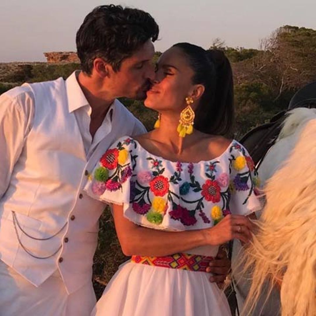 Mireia Canalda y Felipe López celebran su boda soñada al más puro estilo ibicenco