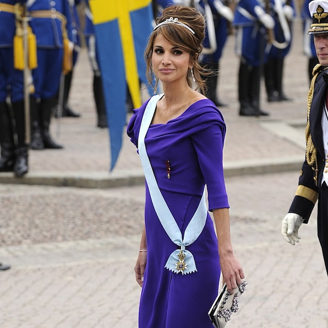 Reina Rania de Jordania en la boda de victoria de suecia