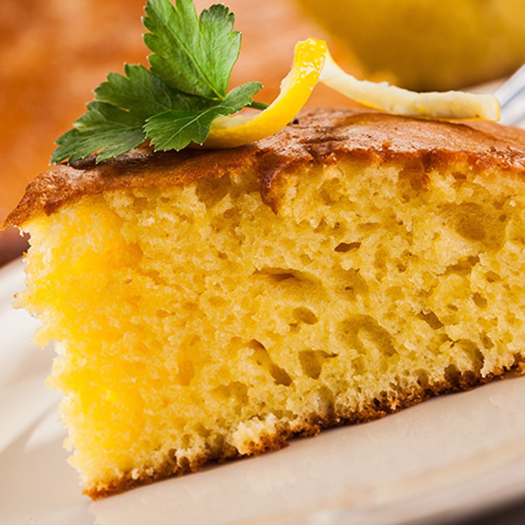 Dale un toque 'chic' a tus meriendas: bizcocho de limón con semillas de amapola