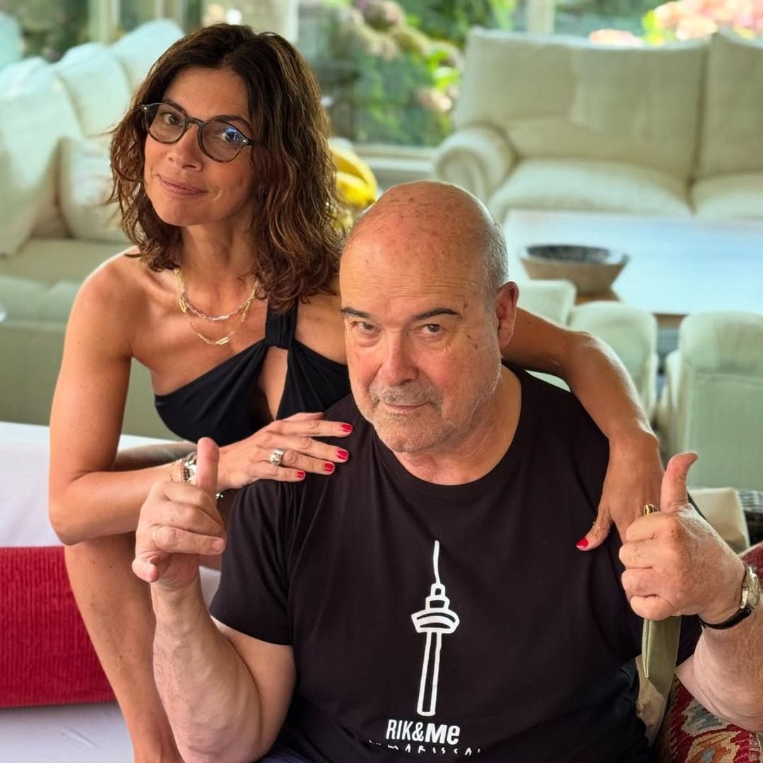 Maribel Verdú y Antonio Resines celebran 40 años de complicidad en la costa cántabra: una escapada llena de risas y recuerdos