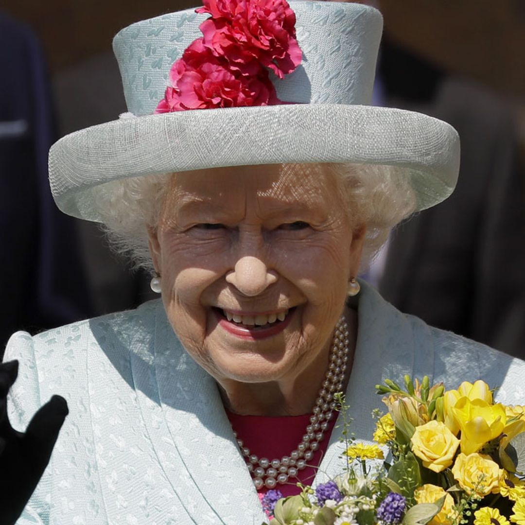 Isabel II, encantada con el actor que dará vida a su hijo Carlos en 'The Crown'