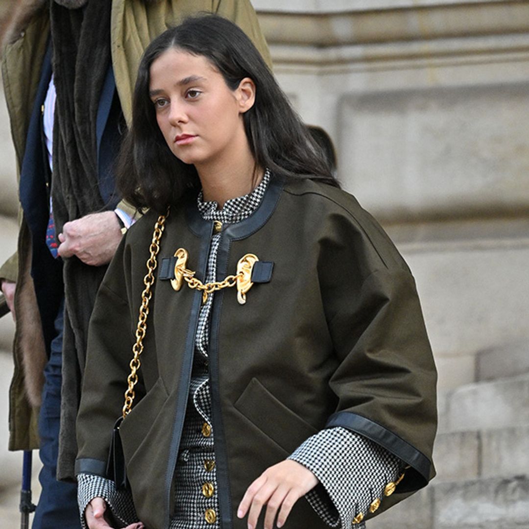 Victoria de Marichalar en la gran cita de la moda: así ha sido su primer día en París junto a su padre