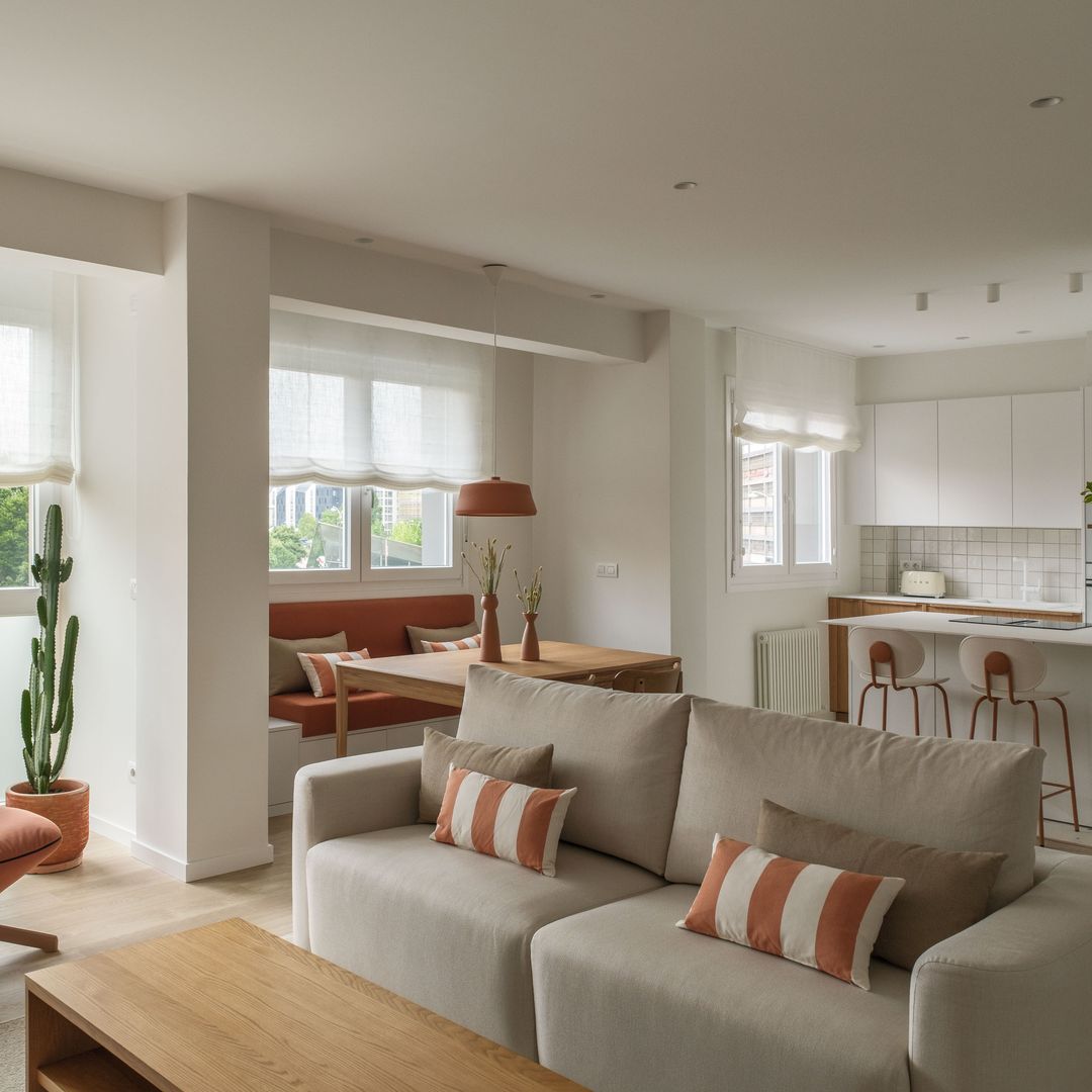 De piso oscuro a refugio de color: la reforma de un piso de 90 m² en Bilbao que rompe con el minimalismo frío