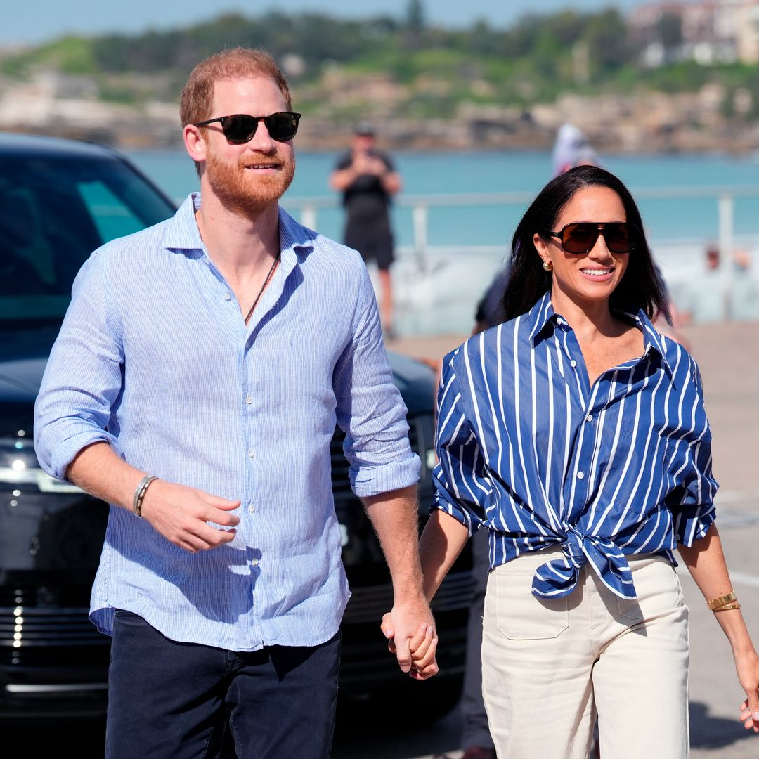 Harry, Meghan y sus hijos ya están en suelo británico: así ha sido su inesperada y blindada llegada