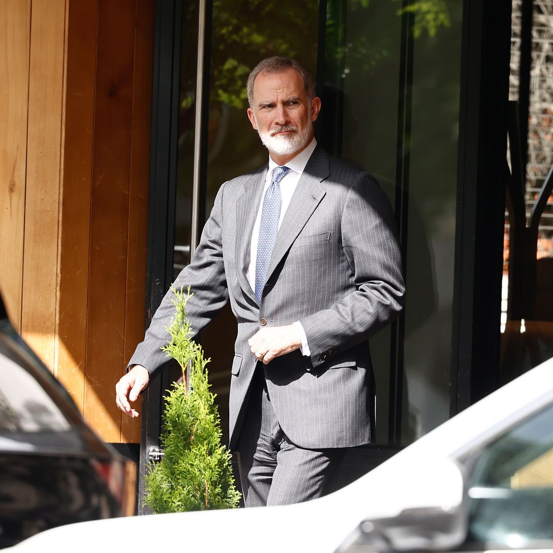 IMÁGENES EXCLUSIVAS. Las fotos del plan privado del rey Felipe en Madrid: todos los detalles de su distendida comida con su círculo de amigos