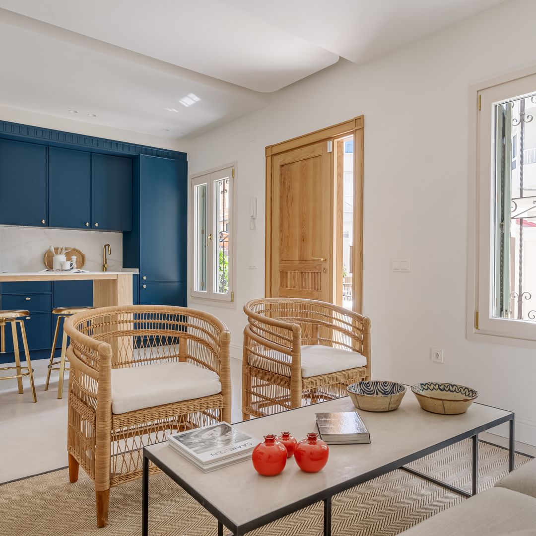 Estuvo 20 años cerrada y tiene solo 45 m²: así han conseguido que esta pequeña casa de Málaga parezca mucho más grande