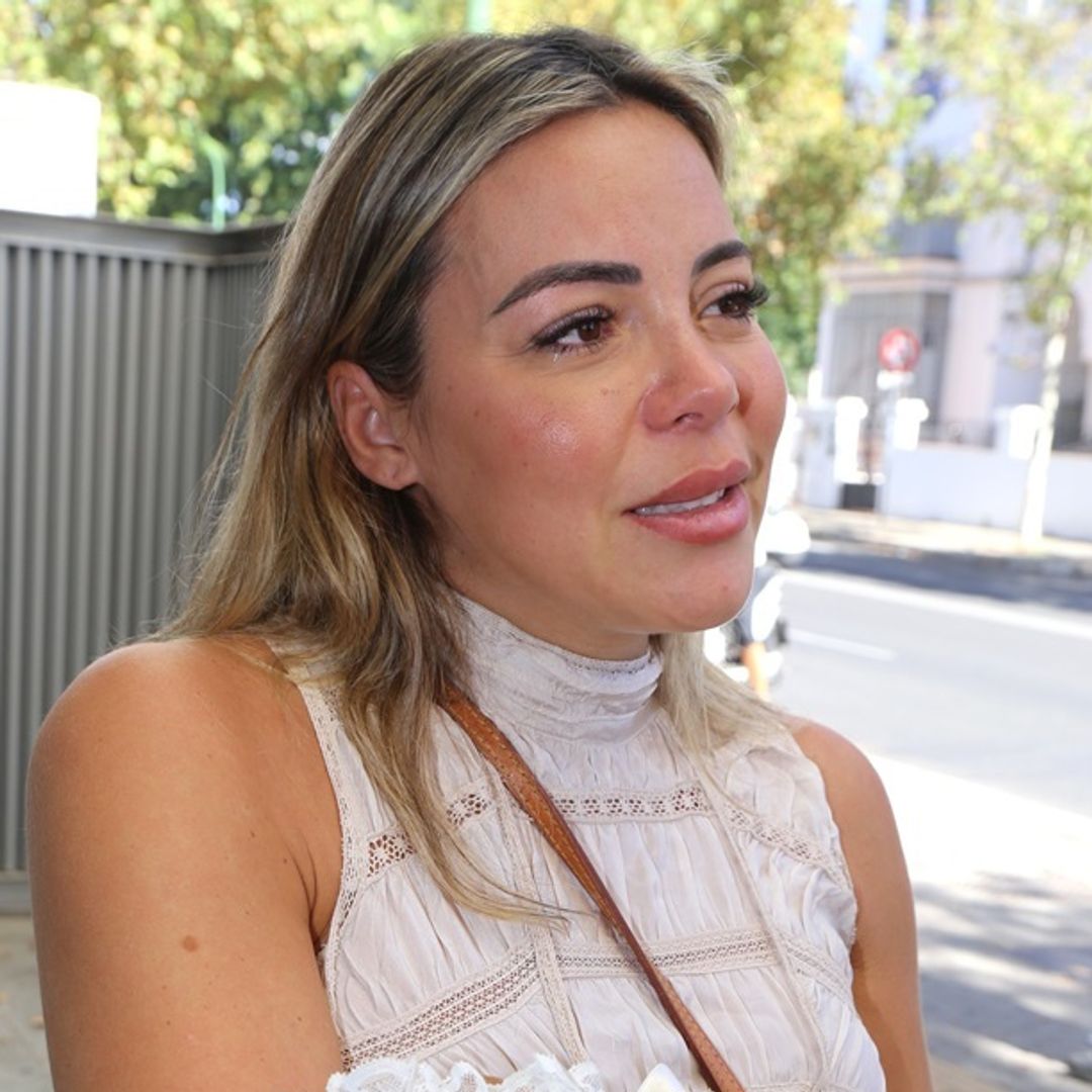 Alba Silva, rota en lágrimas y casi sin voz, relata el momento más duro del brutal robo que vivió con Sergio Rico y su familia: "Vi que tenían a mi madre cogida"