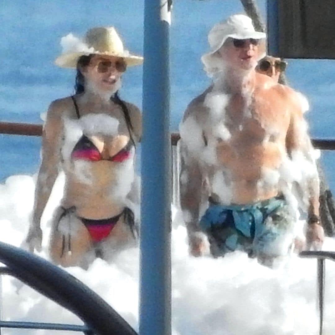 Las fotos de la polémica fiesta de la espuma de Jeff y Lauren Bezos antes de su boda