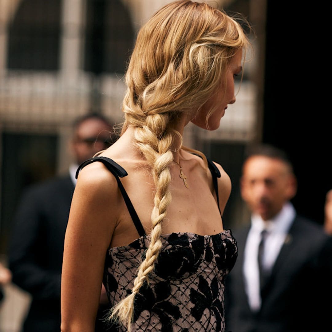 Los peinados para melenas XL del momento: de las trenzas románticas a los rizos con flores