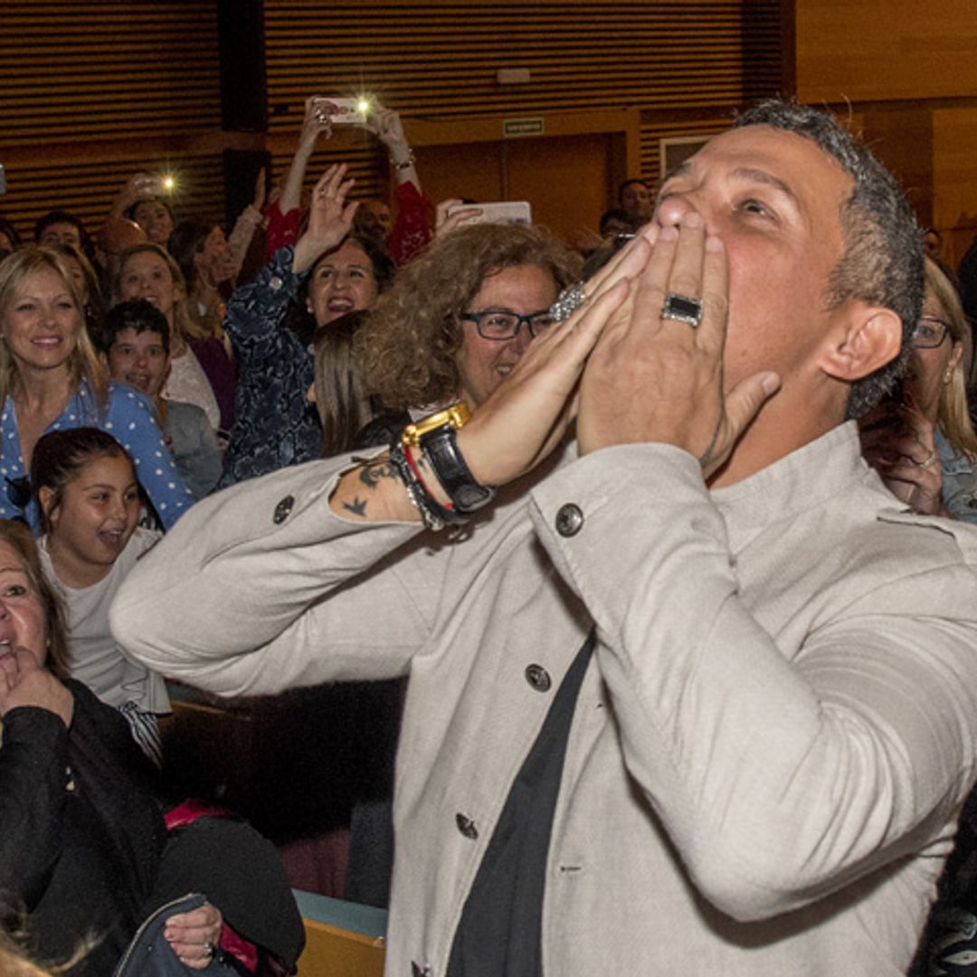 Alejandro Sanz revoluciona Cádiz al recoger el título de Hijo Adoptivo de la ciudad