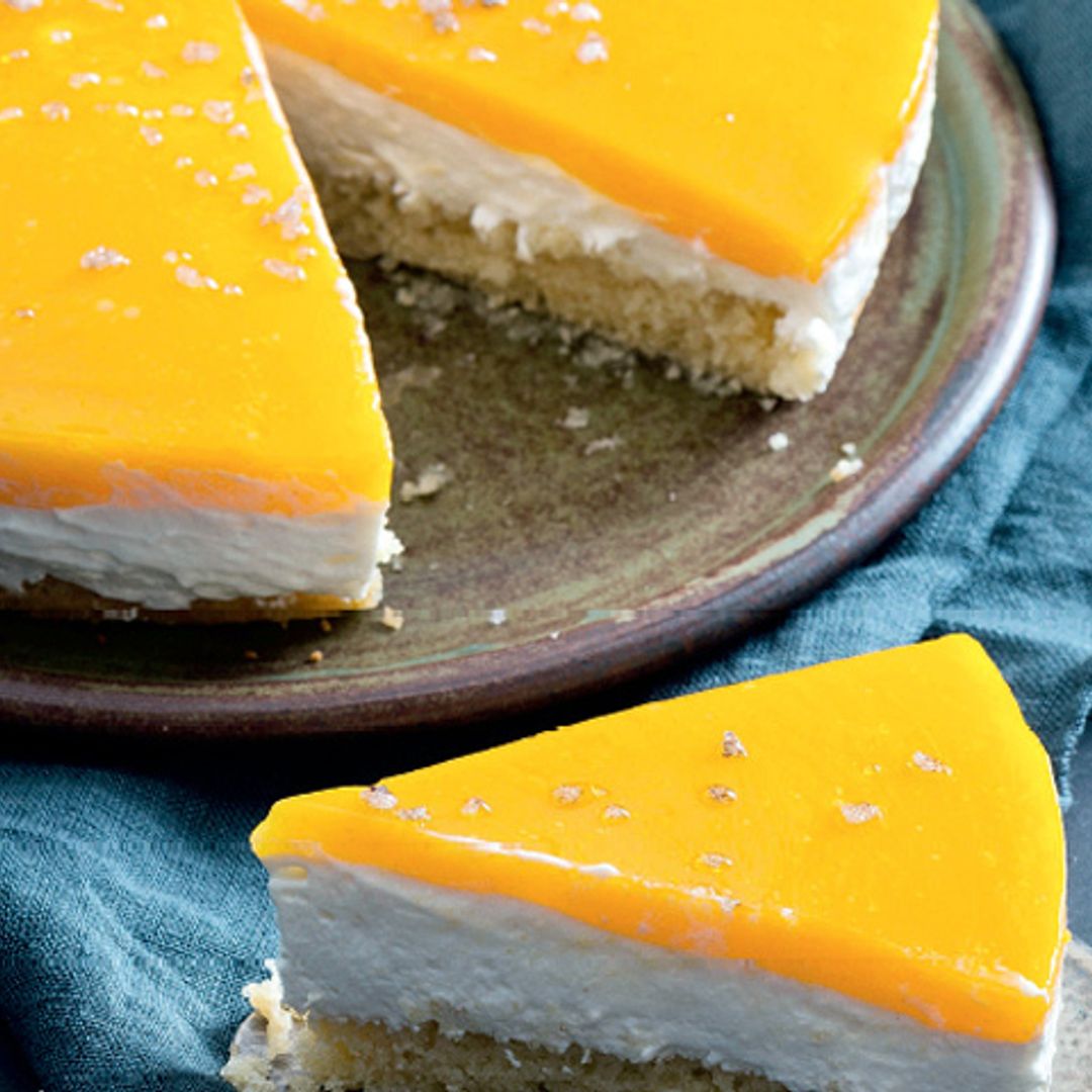 Tarta de queso y bayas amarillas