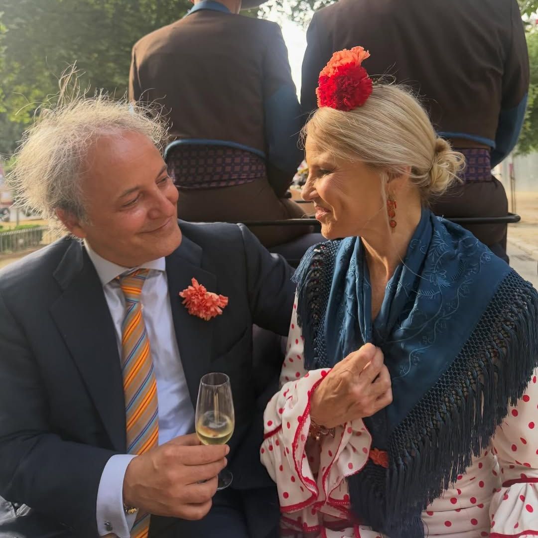 Eugenia Martínez de Irujo y Narcís Rebollo derrochan romanticismo en el cierre más especial de la Feria de Abril de los Alba