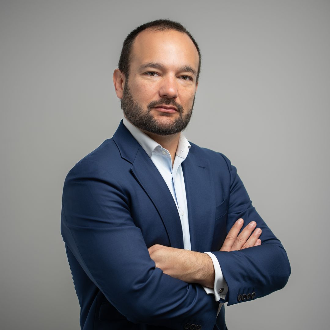 Adiós a las 'tarjetas sorpresa': Luis Peiró, experto financiero, analiza la ley de 2026 que frena el sobreendeudamiento silencioso de las familias