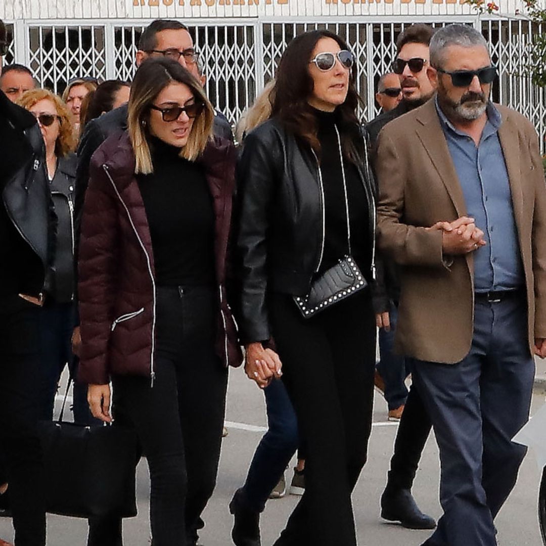 Paz Padilla despide a su madre arropada por familiares y amigos de la televisión