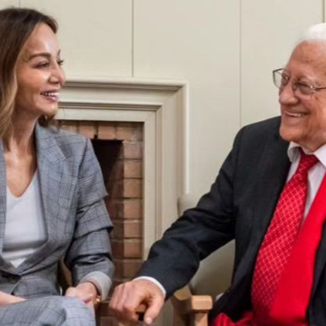 La visita solidaria de Isabel Preysler y su hija Chábeli a una residencia de mayores