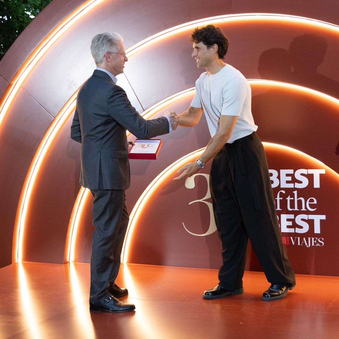 Daniel Illescas entrega el premio a Patrick Pollak – Vicepresidente Regional y Director General de Four Seasons Madrid