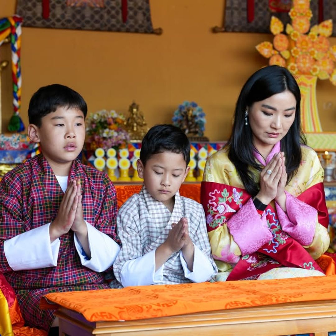 Las imágenes del 36º cumpleaños de Jetsun Pema: un acto familiar, ofrendas, oración y la inauguración de un festival