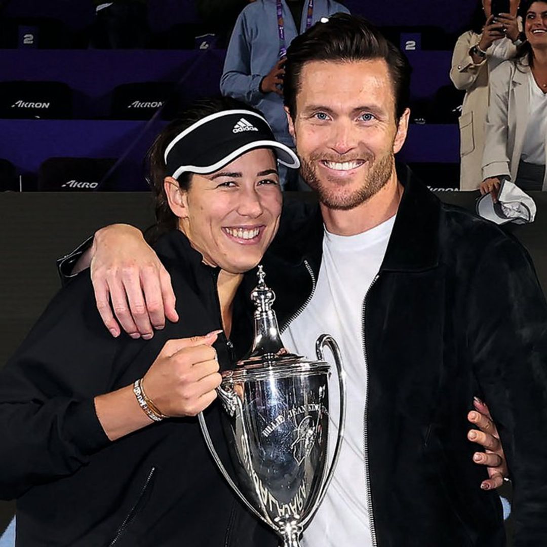 Garbiñe Muguruza, la maestra del tenis mundial, posa por primera vez con su novio, Arthur Borges