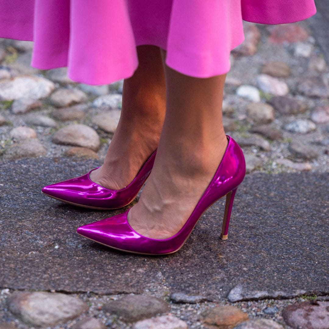 Victoria de Suecia con vestido rosa
